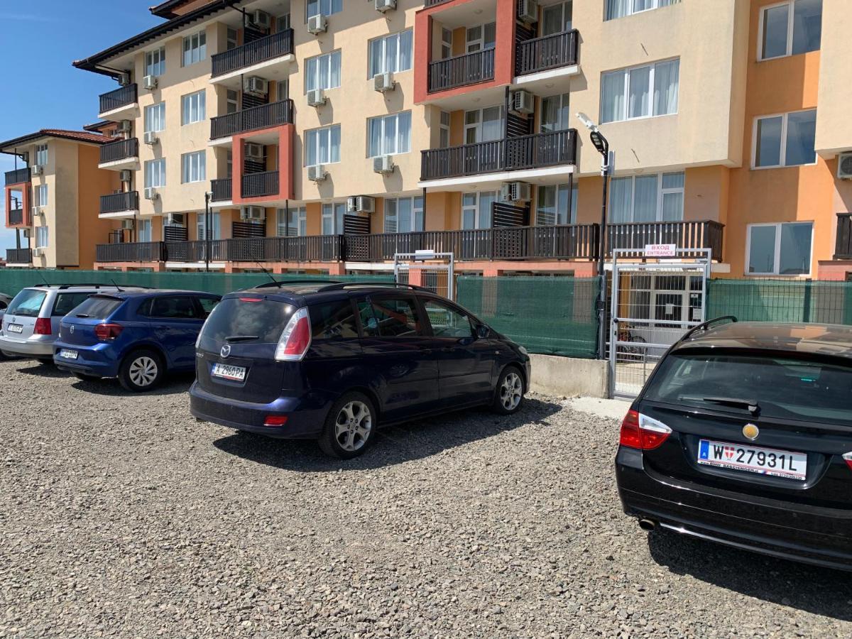 Apartcomplex Chateau Aheloy Exterior foto