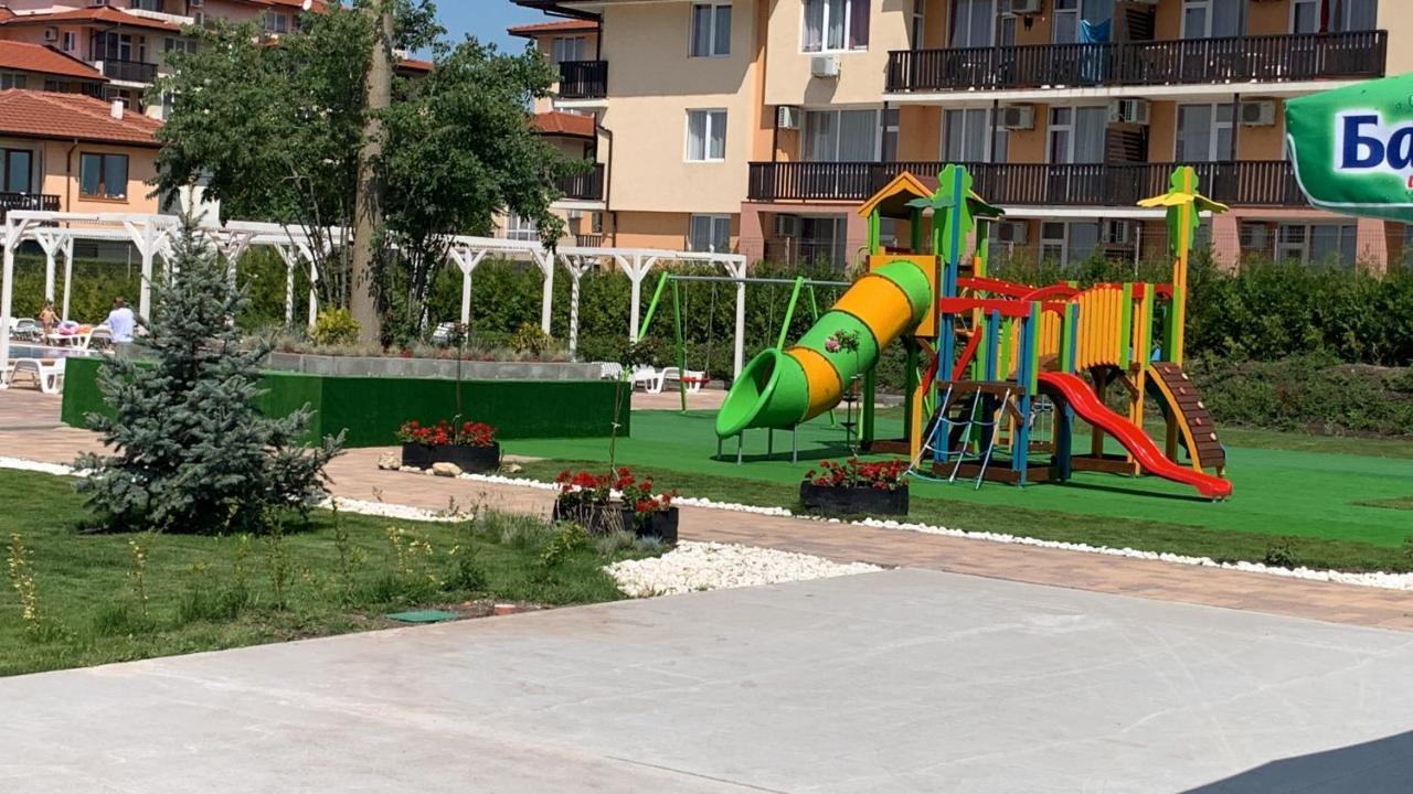 Apartcomplex Chateau Aheloy Exterior foto