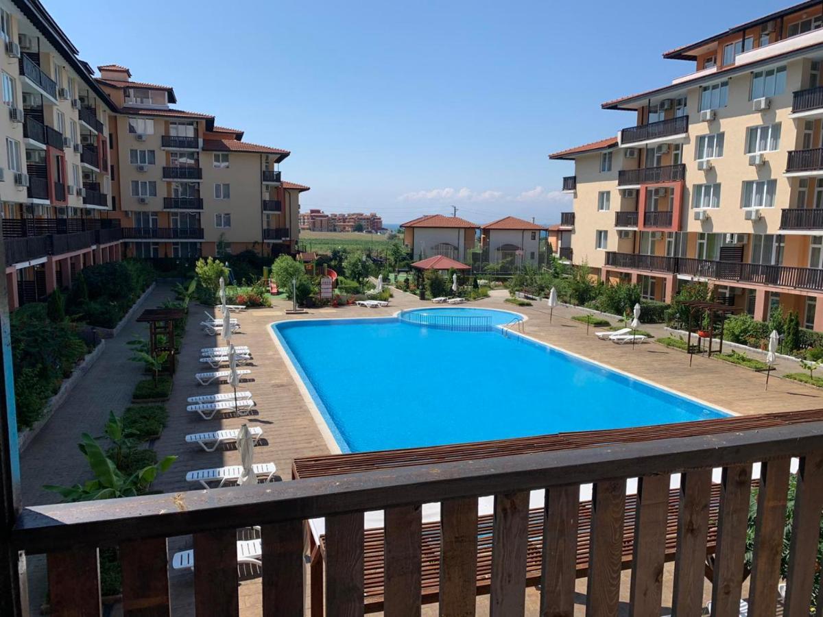 Apartcomplex Chateau Aheloy Exterior foto