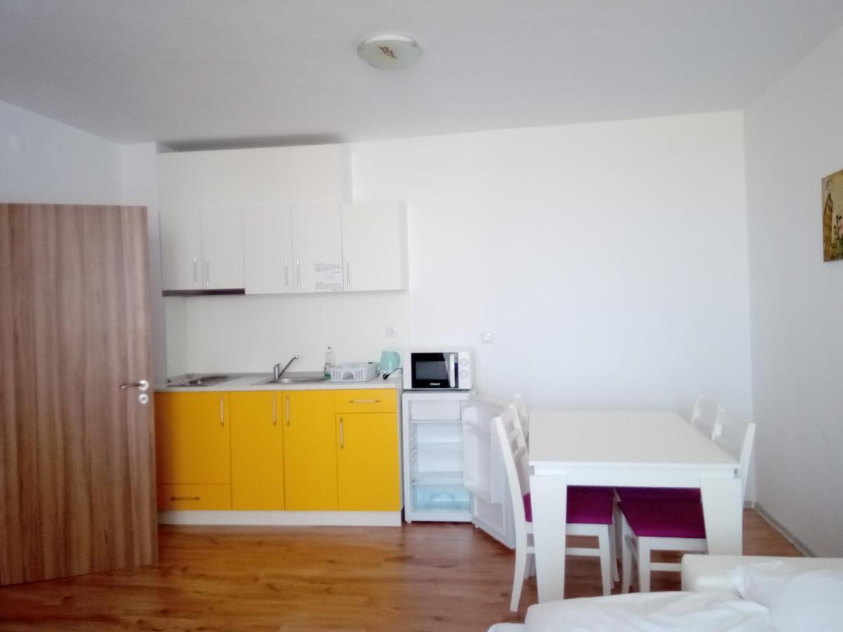 Apartcomplex Chateau Aheloy Exterior foto