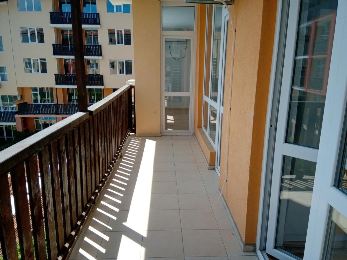 Apartcomplex Chateau Aheloy Exterior foto
