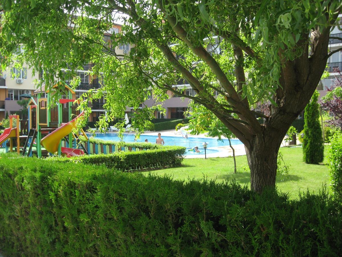 Apartcomplex Chateau Aheloy Exterior foto