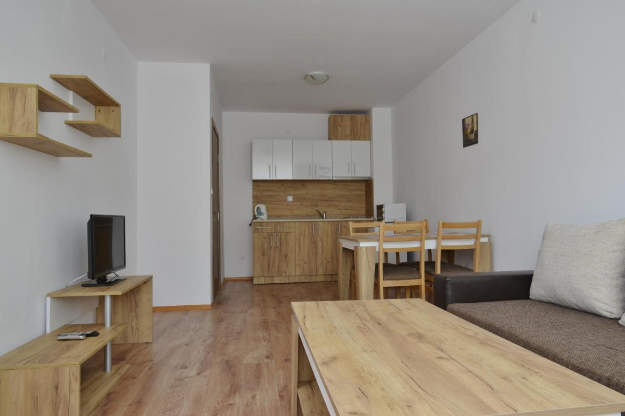 Apartcomplex Chateau Aheloy Exterior foto